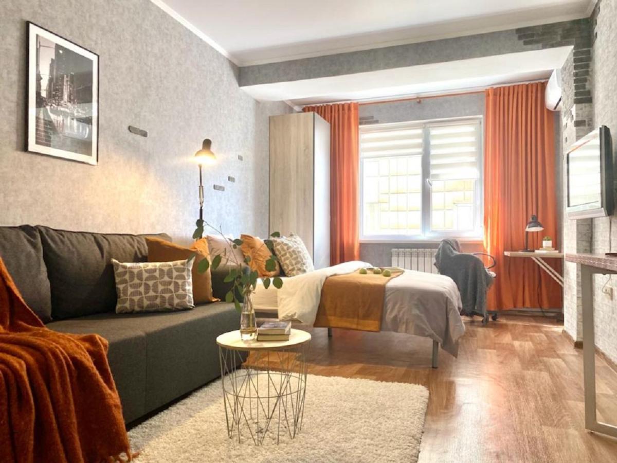 Студия New York В Самом Центре Города Apartment Алма Ата Екстериор снимка