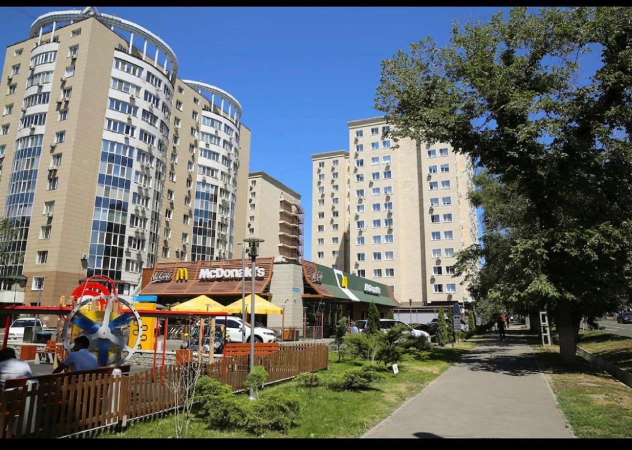 Студия New York В Самом Центре Города Apartment Алма Ата Екстериор снимка